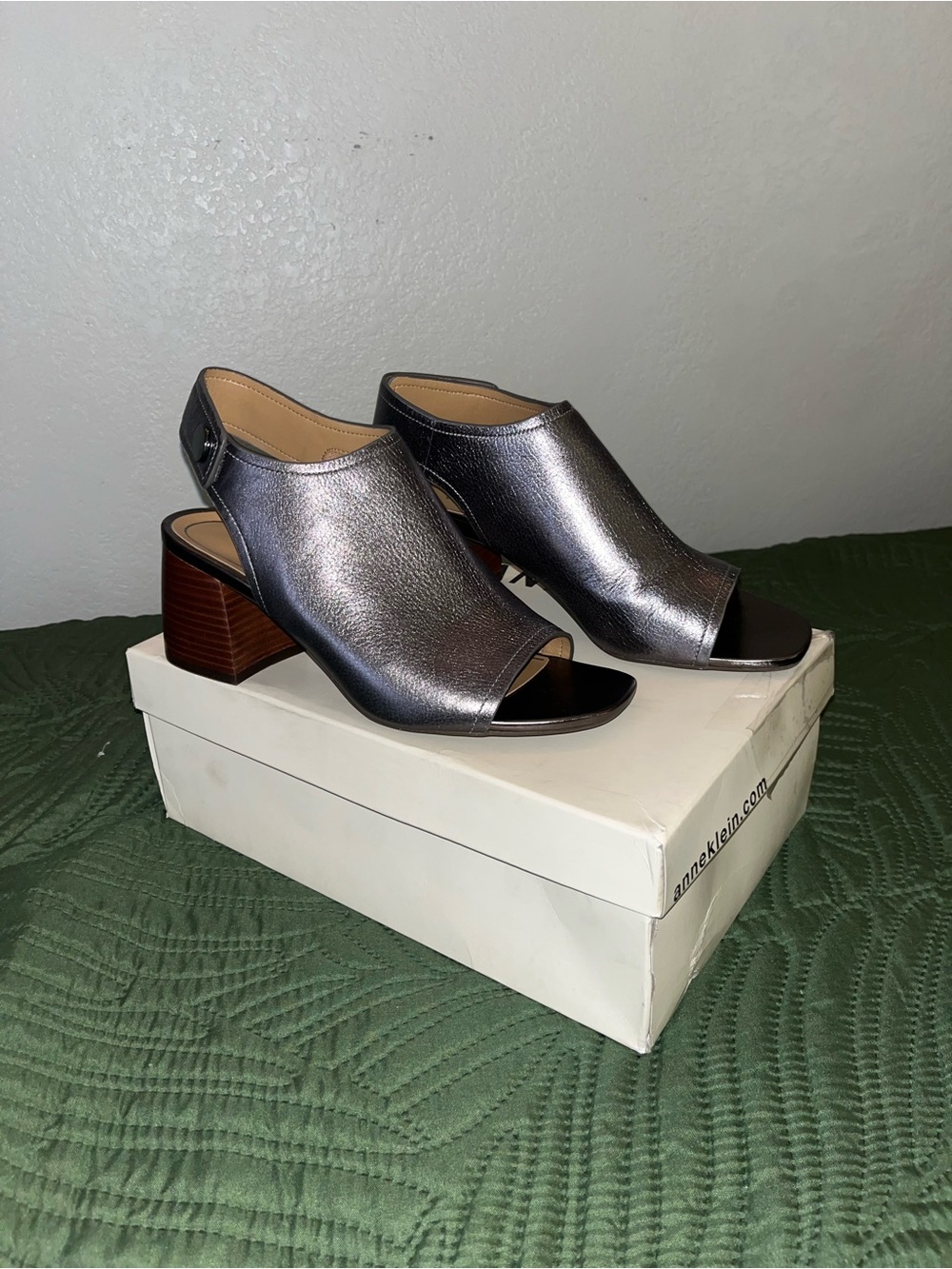 Metallic Open-Toe Block Heel Sandals - Women's Silver